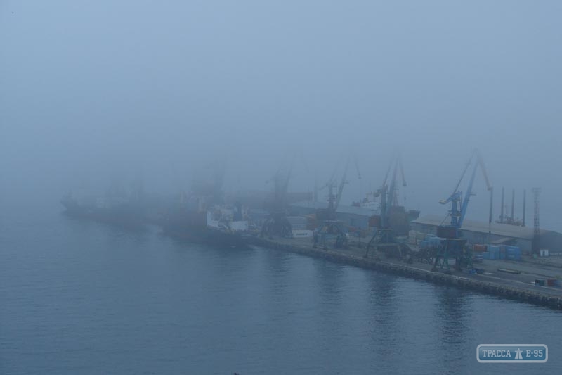 Туман создал ограничения в работе морских портов Одесского региона