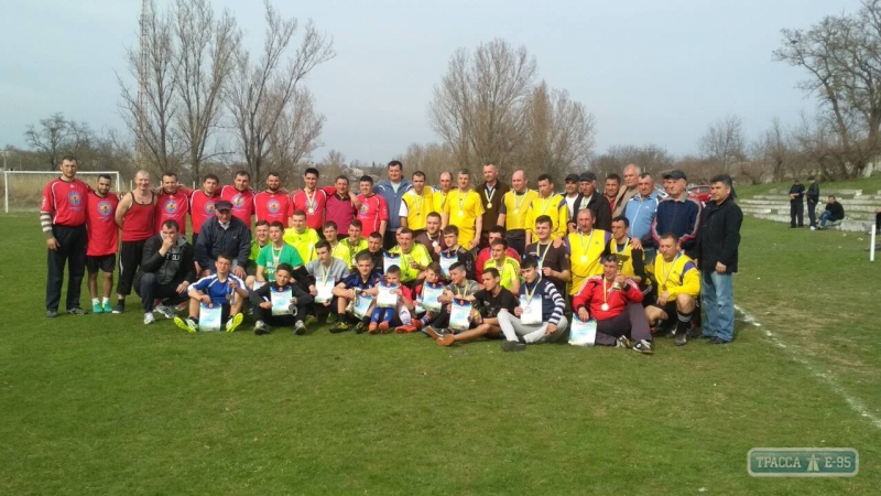 Четыре команды разных поколений приняли участие в футбольном турнире на юге Одесской области