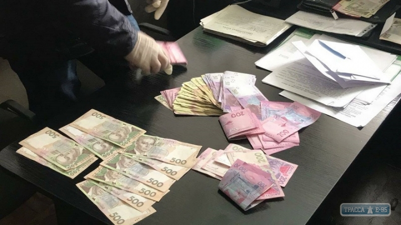 Руководитель ЖСК попался на взятке в 80 тысяч гривен