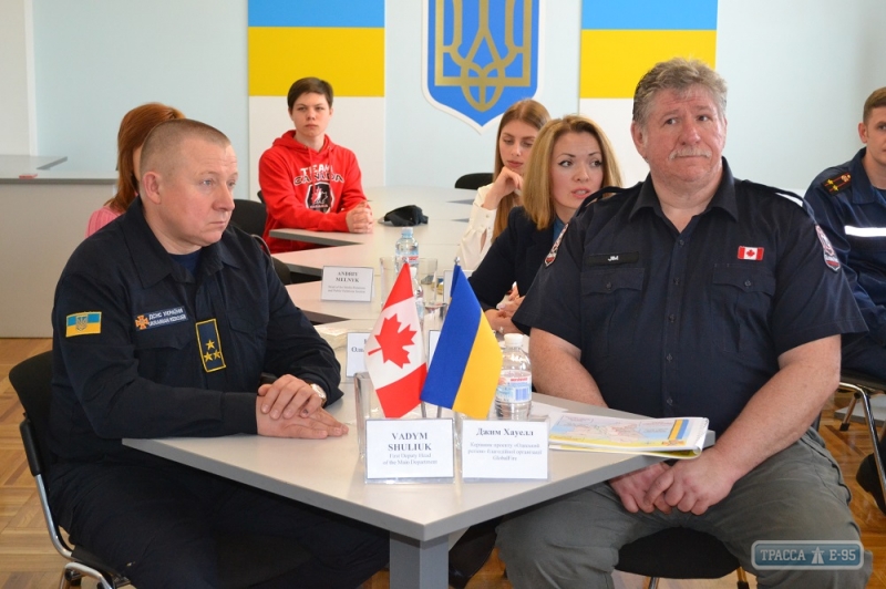 Спасатели Одесской области получили специальное снаряжение от канадских коллег