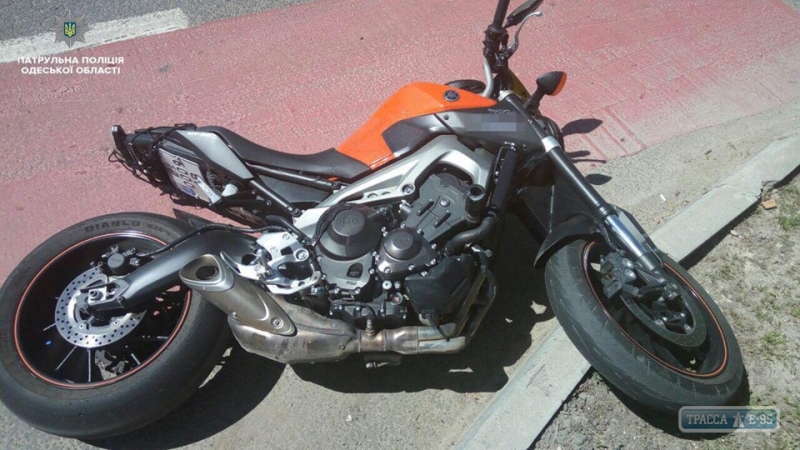 Мотоциклист погиб на дороге в Киевском районе Одессы (фото)