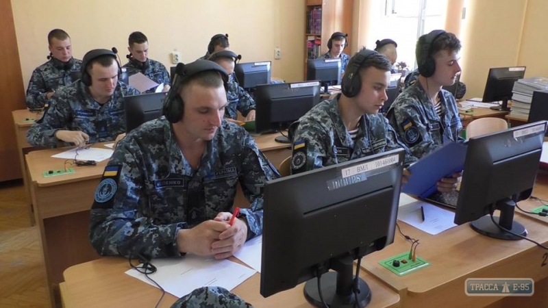 Выпускники Одесской морской академии готовятся к приему американских катеров 