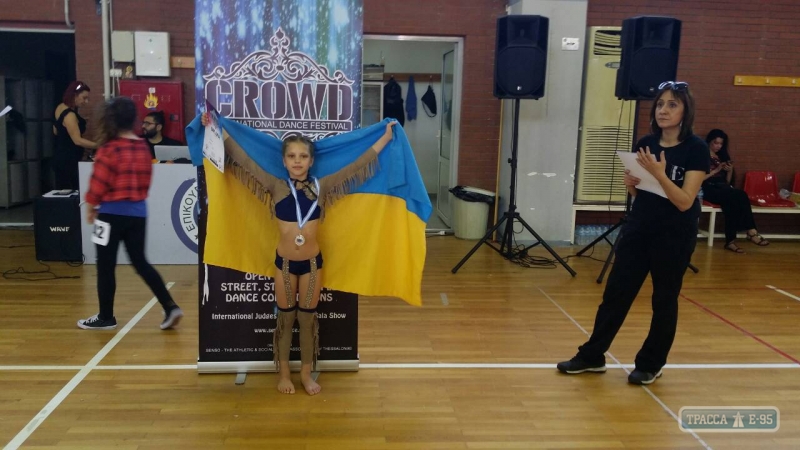 Юные спортсменки из Лиманского района завоевали золото на чемпионате Европы по танцам
