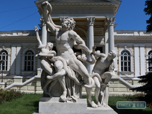 Специалисты восстановили в Одессе знаменитую скульптуру Лаокоон, пострадавшую от рук вандалов
