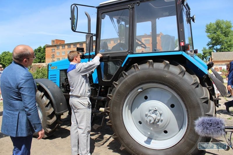 Ананьевский аграрный лицей впервые за 40 лет получил новый трактор