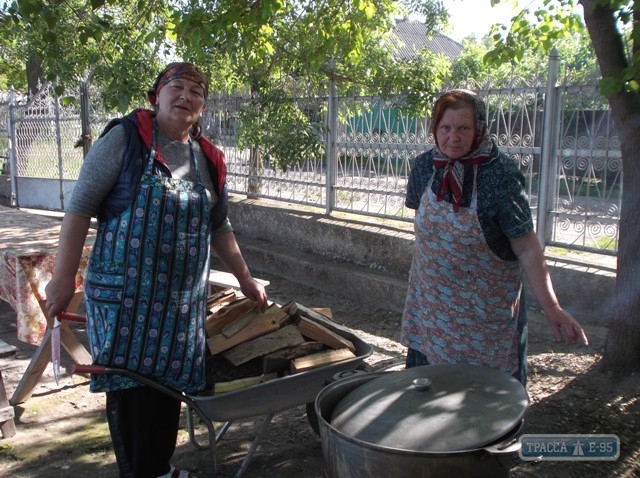 Старообрядцы приготовили борщ по старинному рецепту на праздник Николая Чудотворца в Вилково