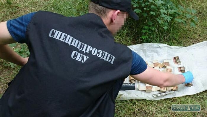 СБУ обнаружила два тайника с боеприпасами в Одесской области