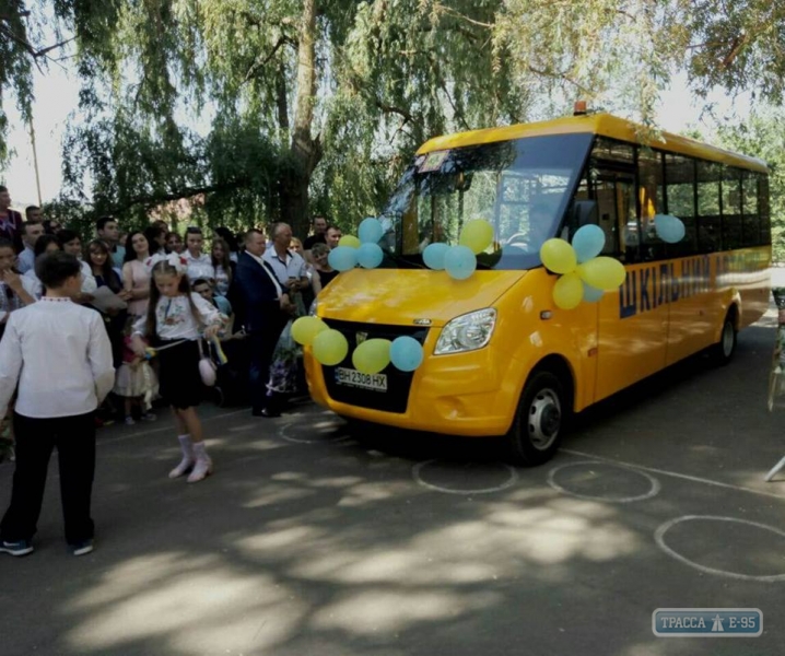 Опорная школа в Ивановском районе получила новый автобус 