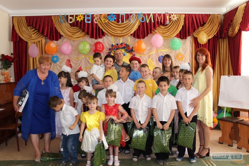 Народный депутат поздравил детей в поселке Суворово на юге Одесской области