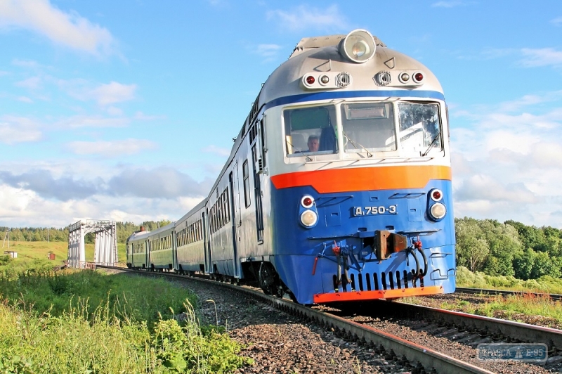 14 поездов будут курсировать в Одессу и область в период летних отпусков