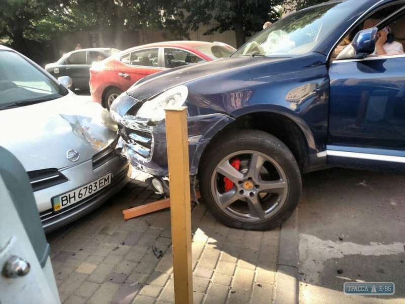 ДТП с пятью автомобилями произошло в Одессе (фото)