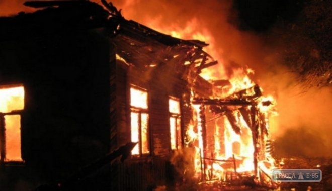 Масштабный пожар в Саврани: пострадали трое людей