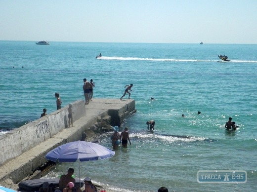 Спасатели вытащили из воды 10 детей, которые чуть не утонули на пляжах Одессы