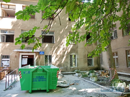 Одесская мэрия начала капремонт медицинского учреждения в Малиновском районе (фото)