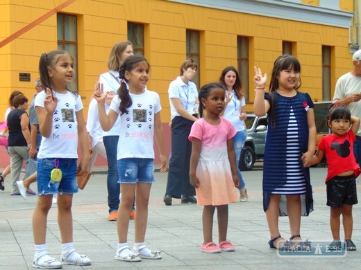 Беженцы из Африки, Азии и Ближнего востока поучаствовали в празднике в центре Одессы
