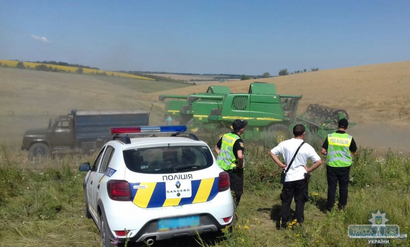 Полиция урегулировала конфликт между аграриями Подольского района
