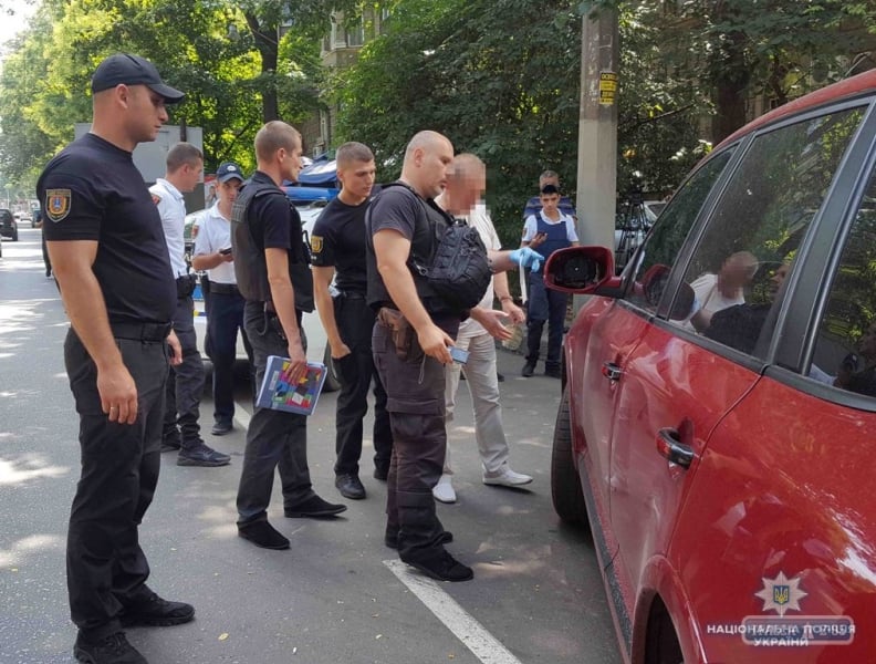 Одесские полицейские расследуют обстоятельства стрельбы на Успенской