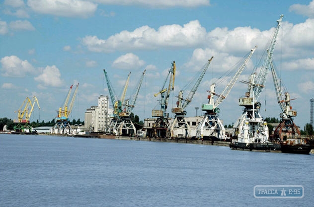Ренийский морской порт на Дунае планирует продать часть имущества, чтобы рассчитаться с сотрудниками