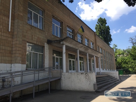 Одесская мэрия начала ремонт школы №81 на Большом Фонтане (фото)