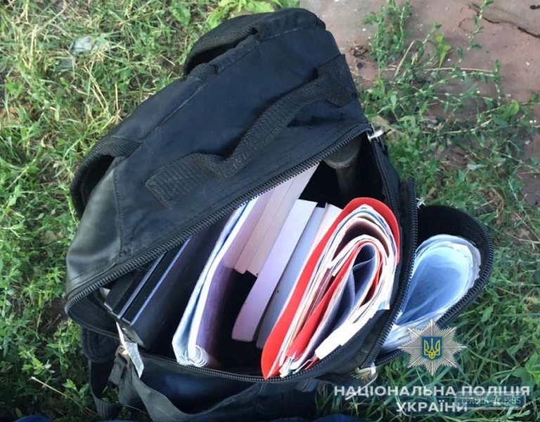 Одесские полицейские поймали на горячем квартирных воров-рецидивистов