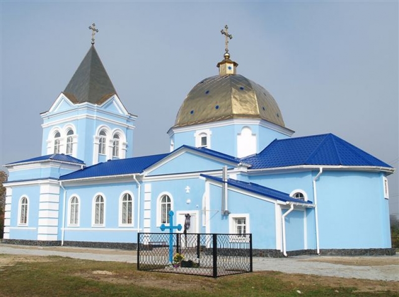 Священники освятили отреставрированный старинный храм в Любашевском районе Одесщины