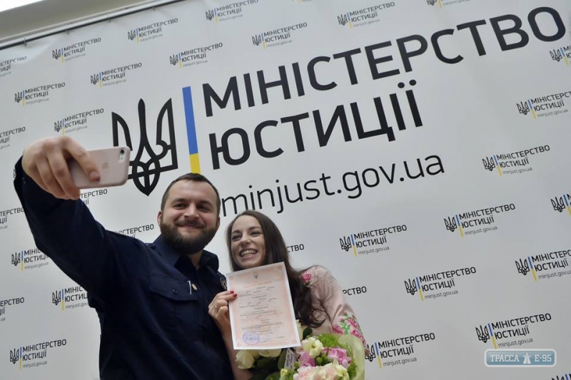 Одесса - вторая в стране по числу пар, женившихся за 24 часа