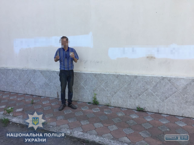 Полиция расследует обстоятельства появления надписей антиукраинского содержания на здании в Саврани