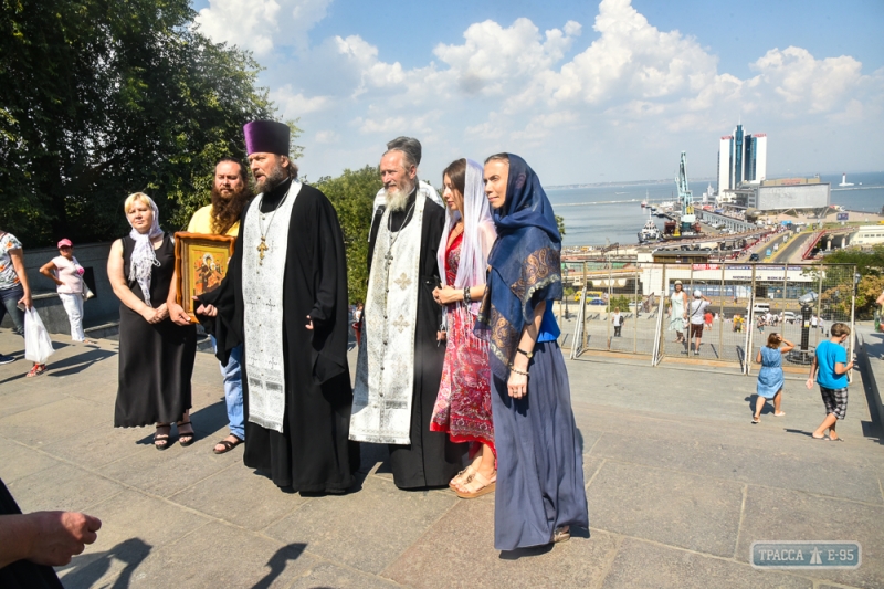 Православные священники «очистили» Приморский бульвар святой водой после проведения там ЛГБТ-марша