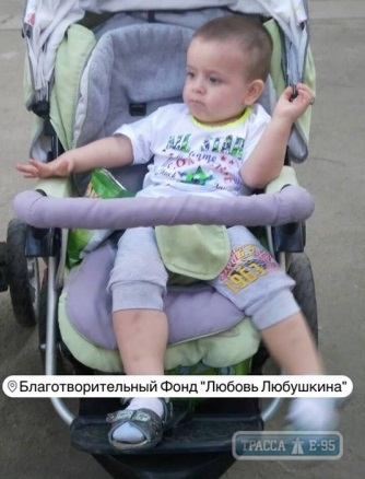 Двухлетний мальчик, который выпал с пятого этажа в Одессе, идет на поправку
