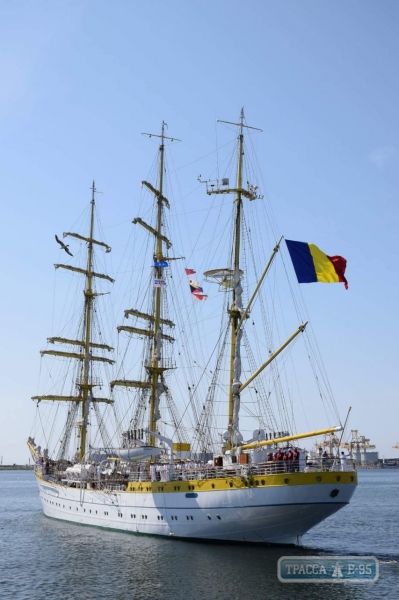 Одесские курсанты отправились проходить практику на кораблях Португалии и Румынии