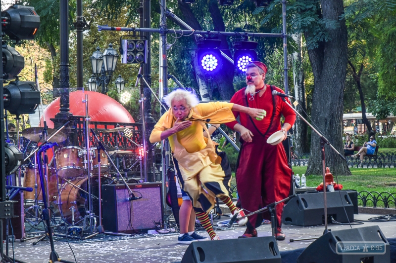 В Одессе проходит фестиваль клоунов и уличных театров (фоторепортаж)