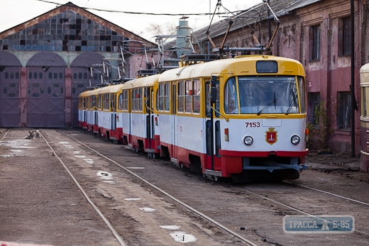 Проезд в одесских трамваях и троллейбусах повысится до пяти гривен