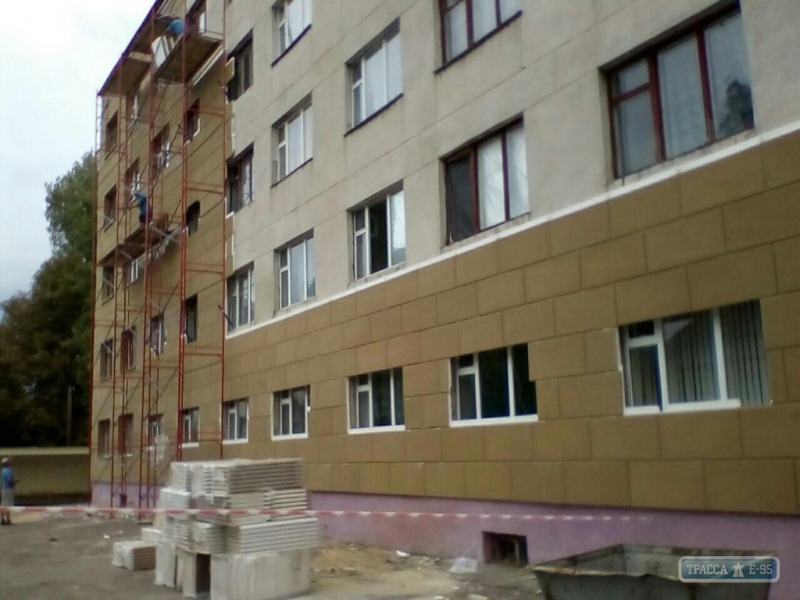 Власти Одесской области начали ремонт общежития медучилища в Подольске