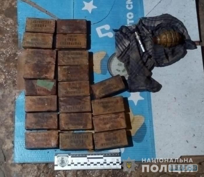 Полицейские Одесщины задержали торговца взрывчаткой во время сбыта 