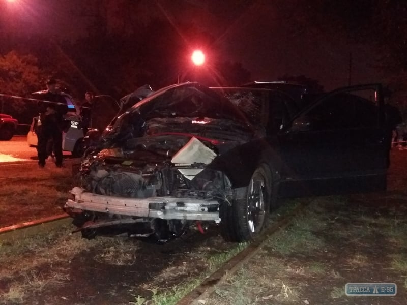 Смертельное ДТП в Одессе: автомобили вылетели на тротуар, погибли люди (фото, видео)