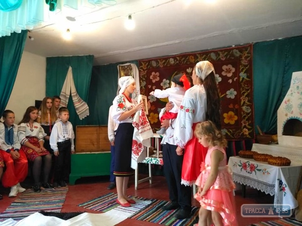 Жители села на севере Одесской области воссоздали старинный народный обряд