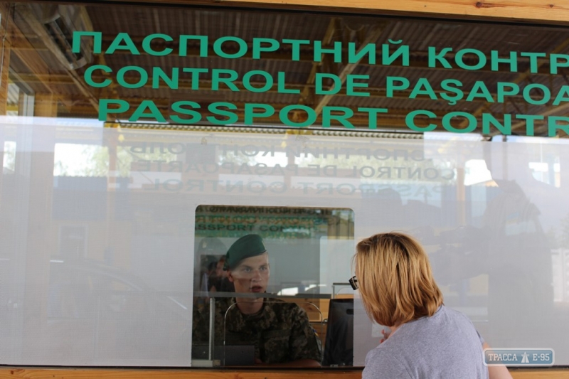 Пограничники на Одесщине выявили гражданку Германии с поддельными российскими визами