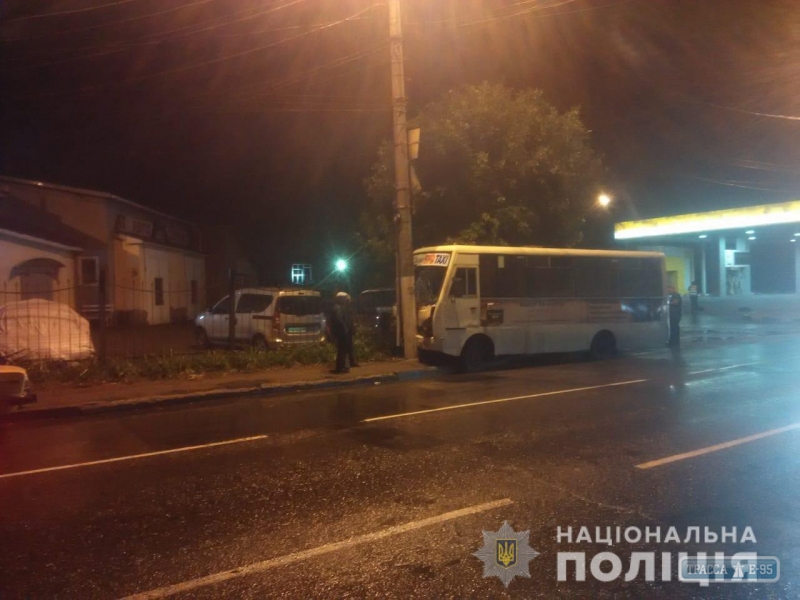 ДТП в Одессе: маршрутка врезалась в столб, пострадали девять человек