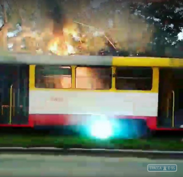 В Одессе горел трамвай (видео)