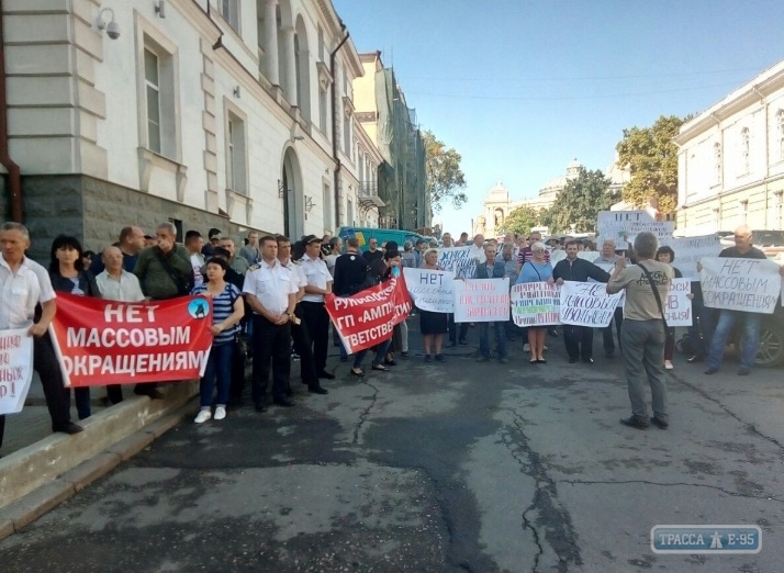 Портовики Одессы, Черноморска и Измаила протестовали против замены госохраны на частников