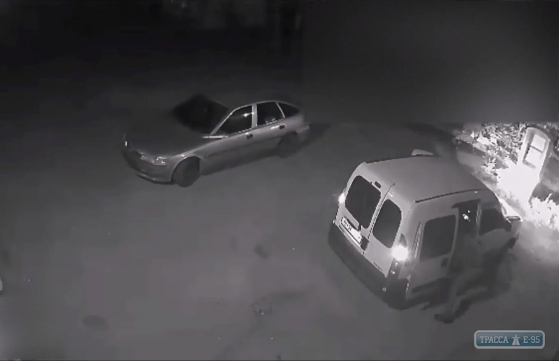 Полиция опубликовала видео вооруженного ограбления в центре Одессы
