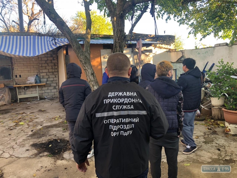 Одесские пограничники за месяц обнаружили 55 нелегалов из девяти стран мира