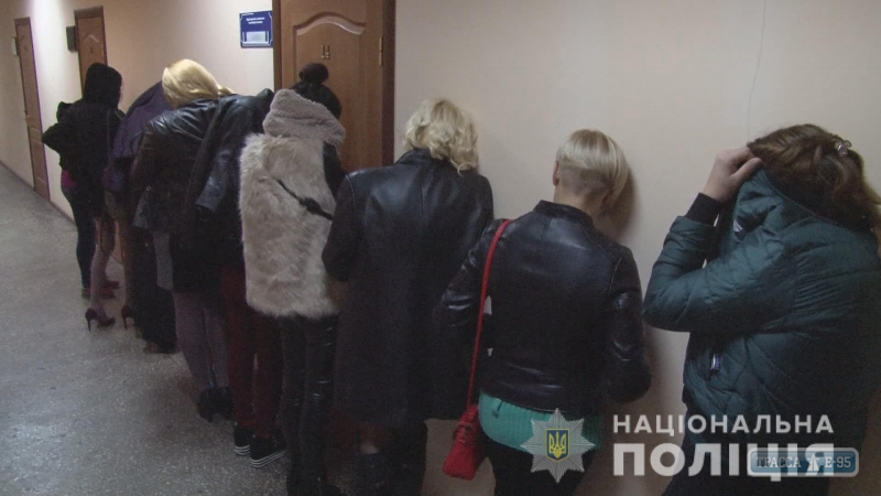 Полицейские Одессы провели рейд по выявлению тружениц интимных услуг (видео)