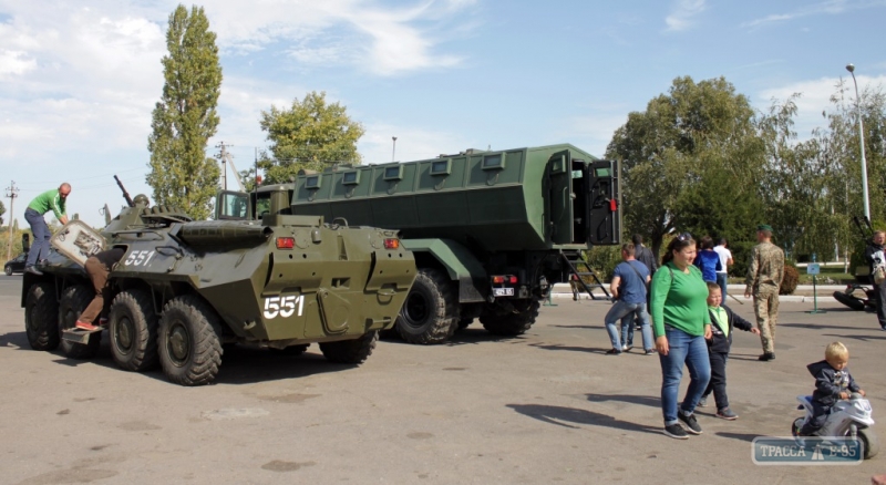 Выставка действующей военной техники прошла в Измаиле на юге Одесщины