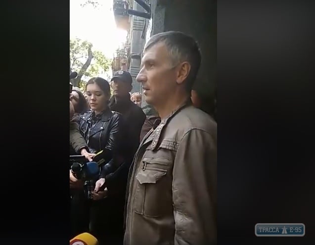 Одесский активист Олег Михайлик, перенесший огнестрельное ранение, встретился с журналистами (видео)