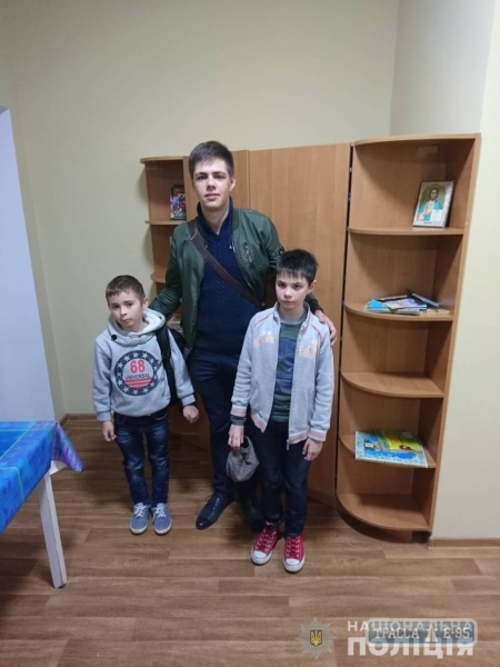 Полицейские разыскали еще двух несовершеннолетних, сбежавших из детдома в Одессе