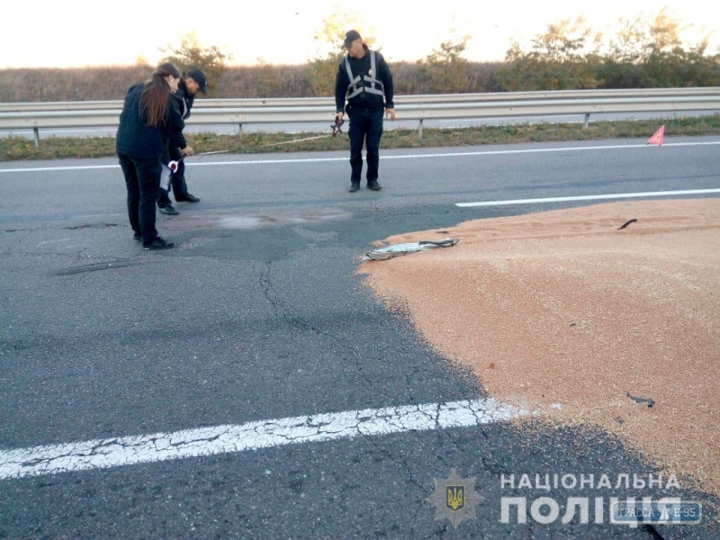 Легковушка въехала в Камаз на трассе Киев-Одесса, погибли два человека