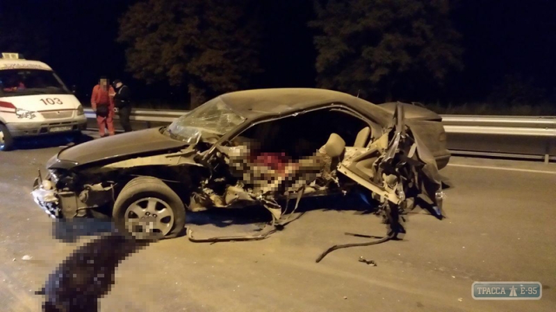 Авария на трассе под Одессой: автомобиль стал грудой искореженного металла 