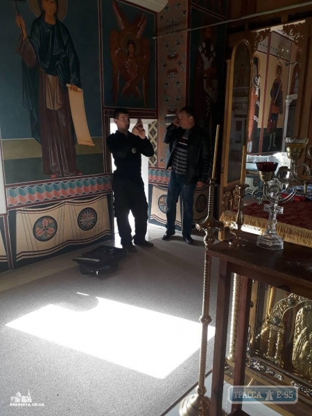 Неизвестные украли три старинные иконы из православного храма на юге Одесской области