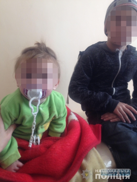 Правоохранители изъяли из проблемной семьи двух голодных и больных детей в Подольском районе